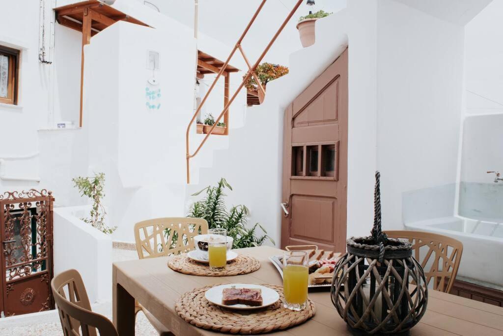 Castlevania- Traditional House In The Castle Naxos City 외부 사진